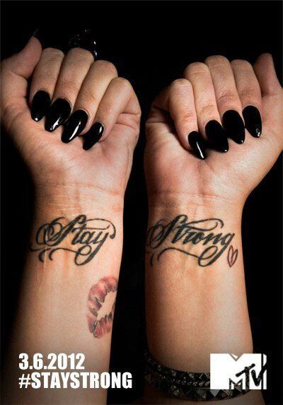 Обложка (Постер) Деми Ловато: Оставайся сильной / Demi Lovato: Stay Strong (2012) HDRip Обложка (Постер) Деми Ловато: Оставайся сильной / Demi Lovato: Stay Strong (2012) HDRip